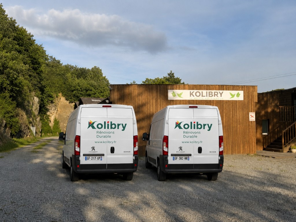 Siège Kolibry à Corps-Nuds — bâtiment et véhicules d'intervention